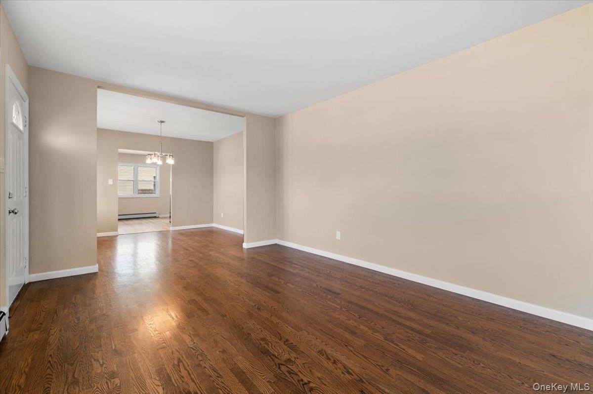 1461 10th St - Photo 4 of 26