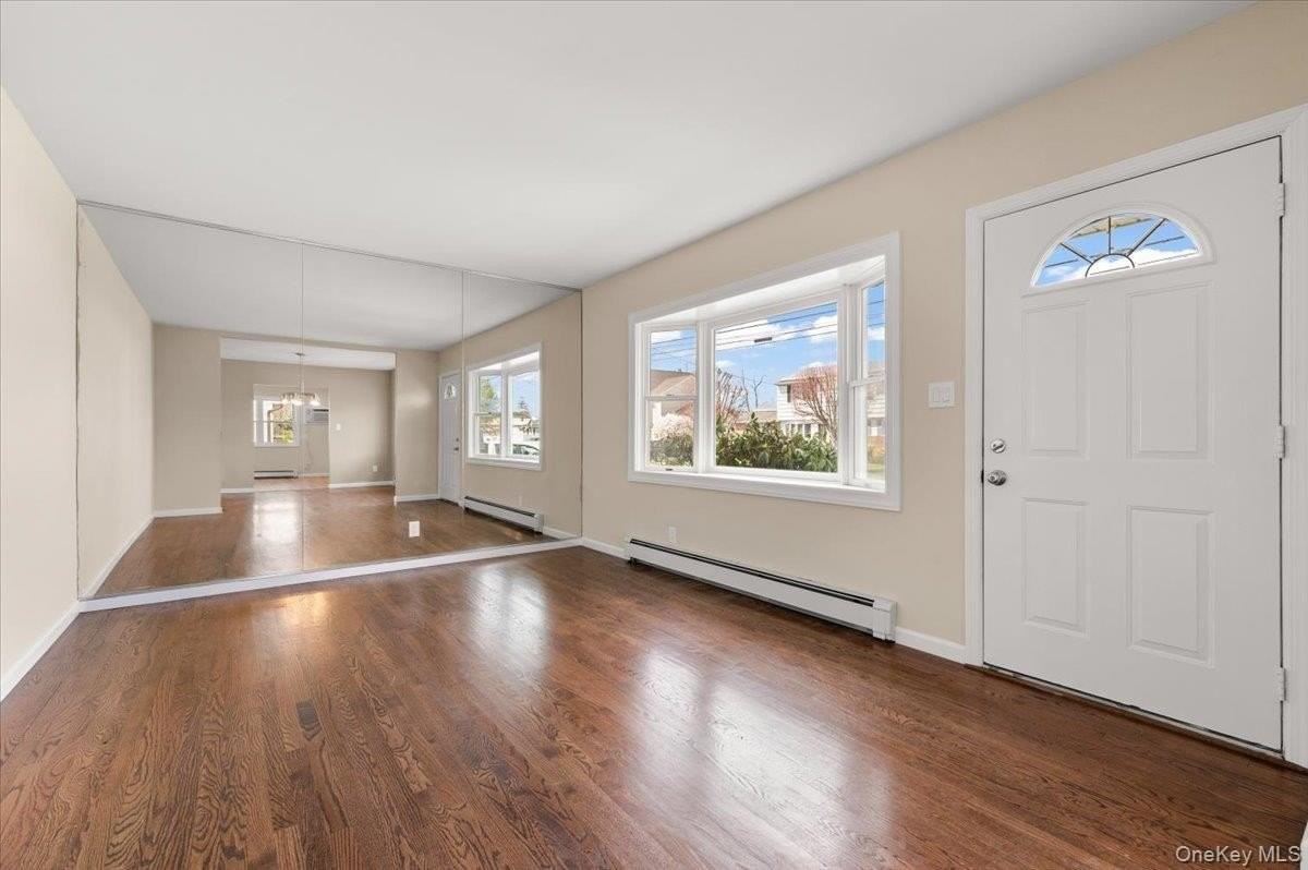 1461 10th St - Photo 5 of 26