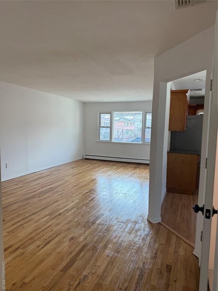 17 Valerie Dr - Photo 4 of 13