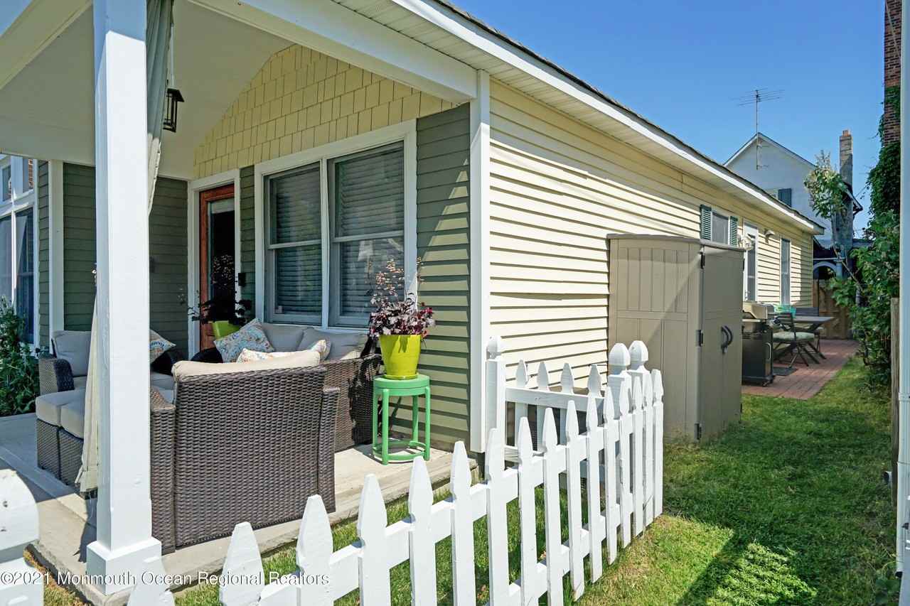 65 Heck Ave - Photo 3 of 18