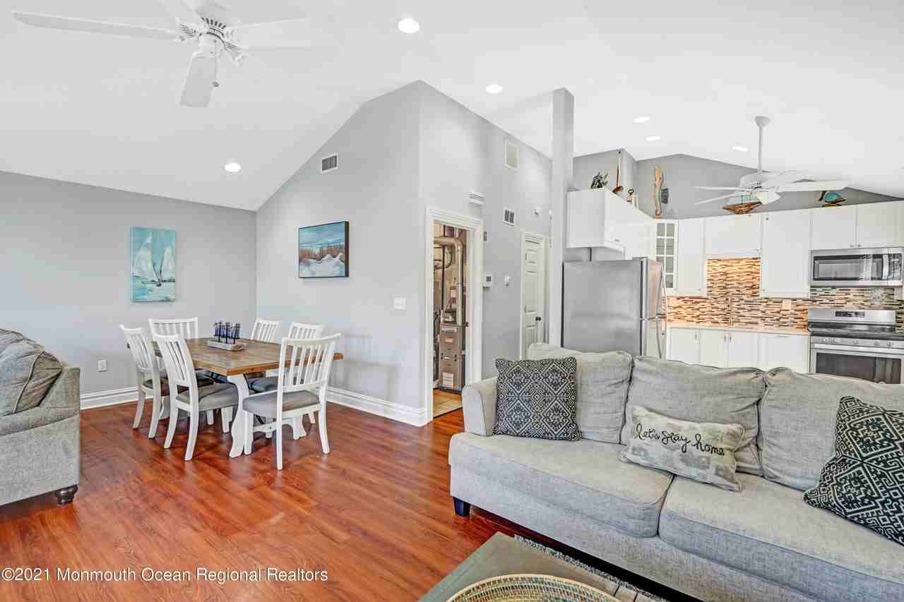 65 Heck Ave - Photo 5 of 18