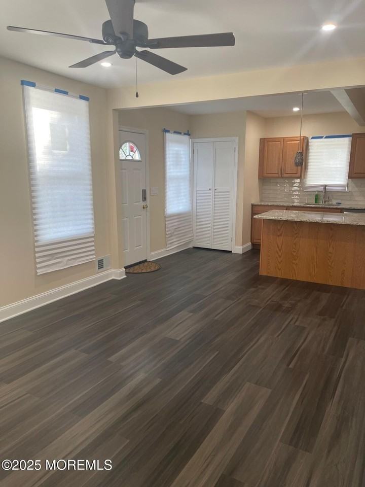 410 Ferry St - Photo 2 of 20