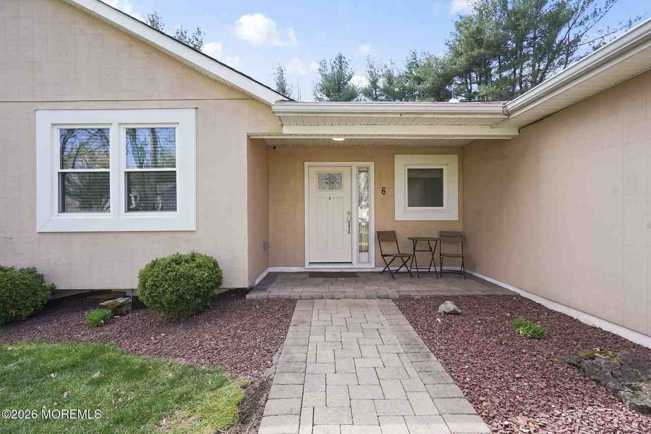 6 Rockwell Cir - Photo 2 of 32