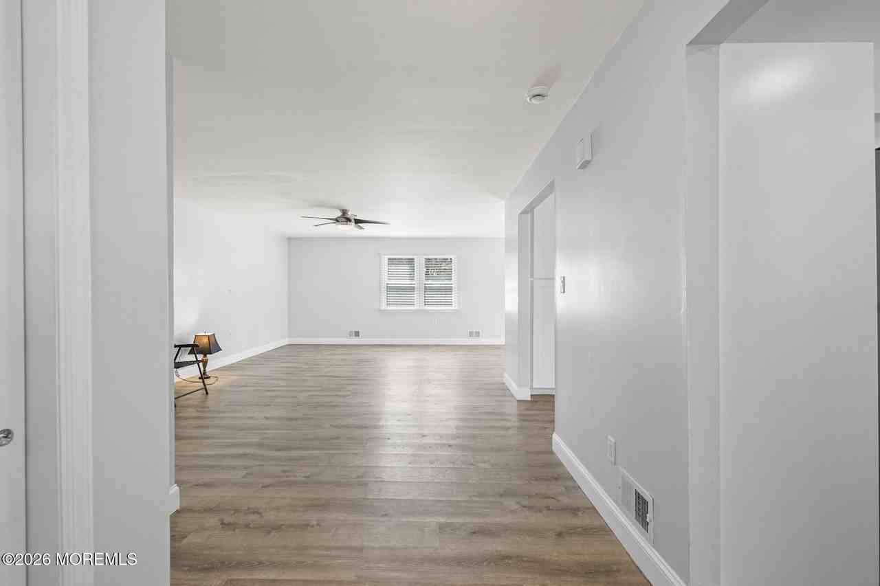 6 Rockwell Cir - Photo 4 of 32