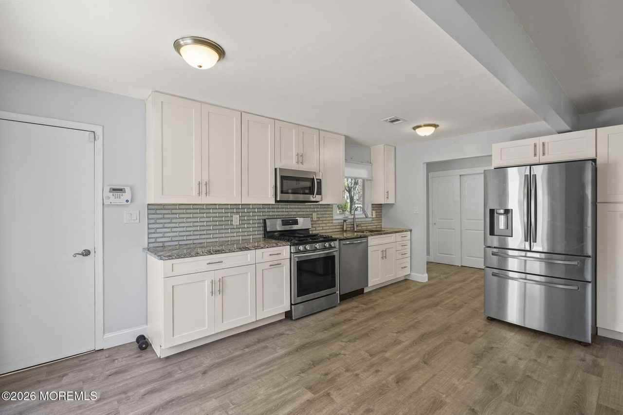 6 Rockwell Cir - Photo 7 of 32