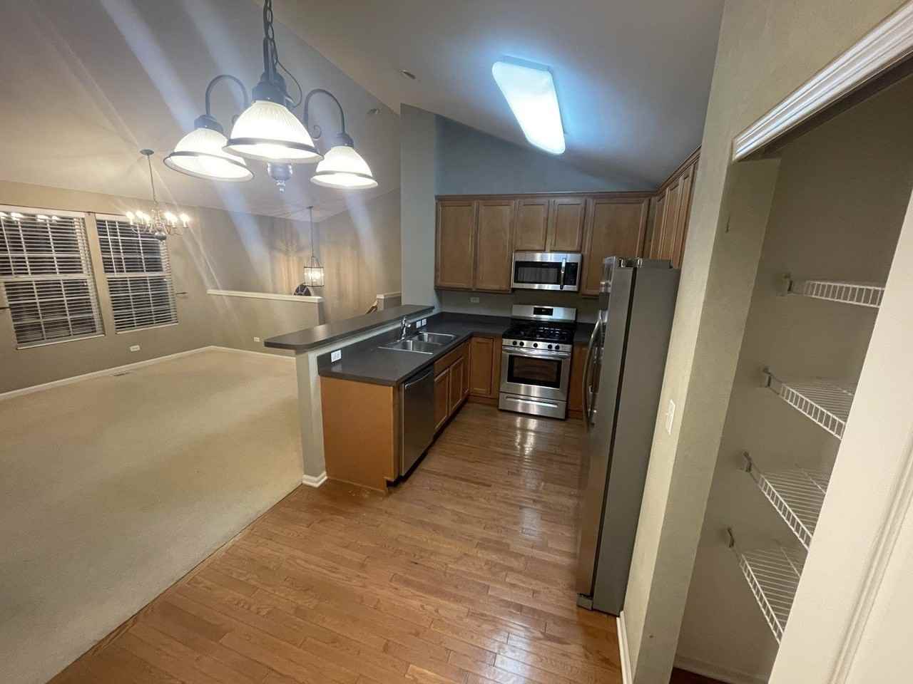 2440 Emily Ln - Photo 3 of 8