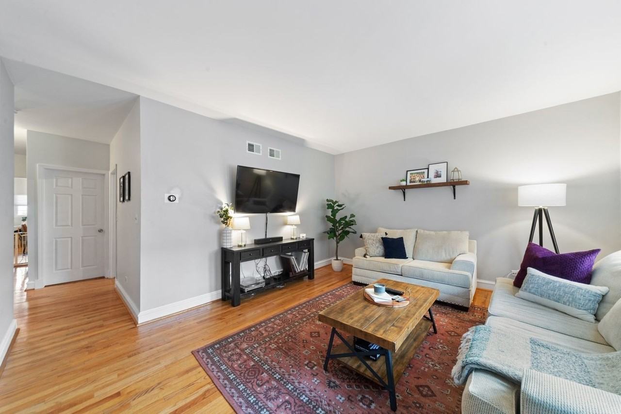 1013 N Paulina St Unit 1 - Photo 2 of 15