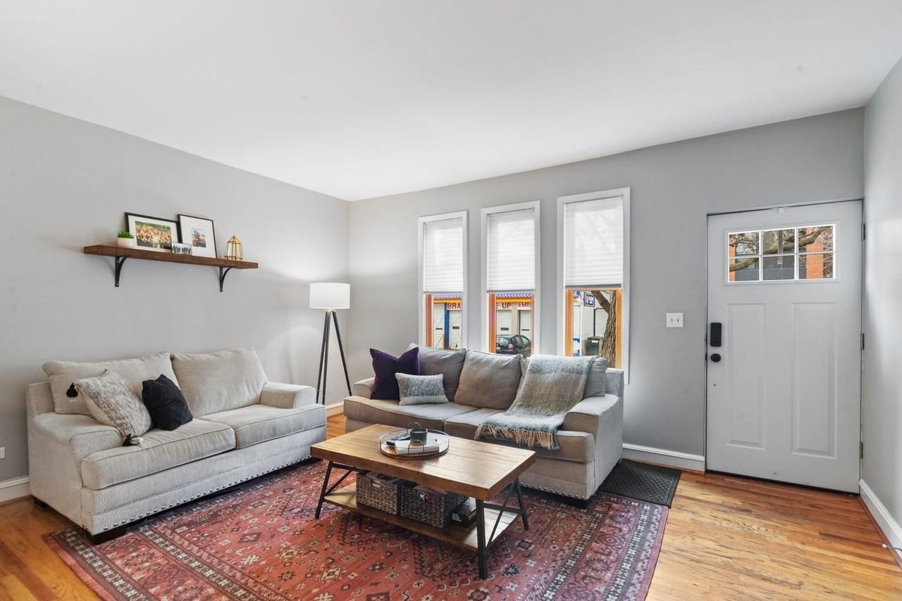 1013 N Paulina St Unit 1 - Photo 3 of 15