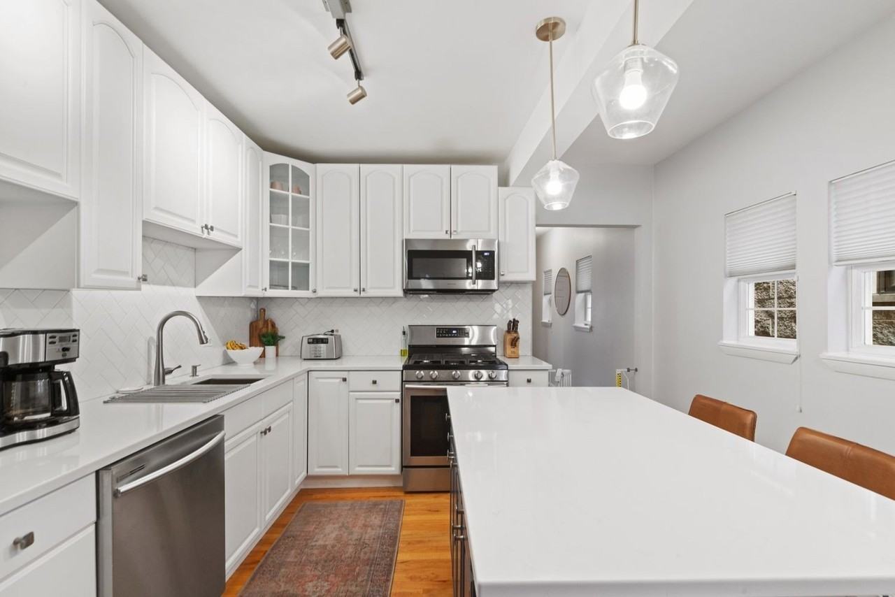 1013 N Paulina St Unit 1 - Photo 6 of 15