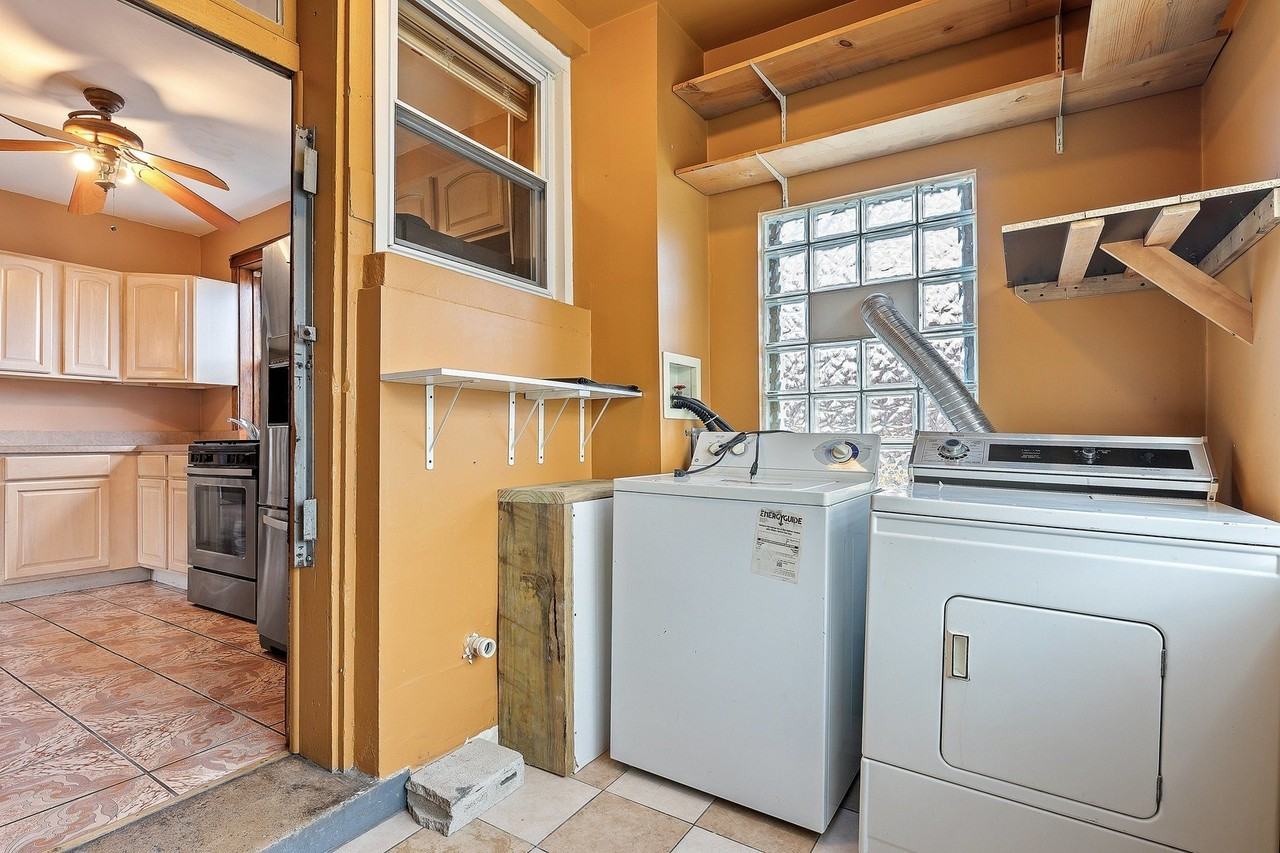 4445 S Vincennes Ave #2 - Photo 2 of 11