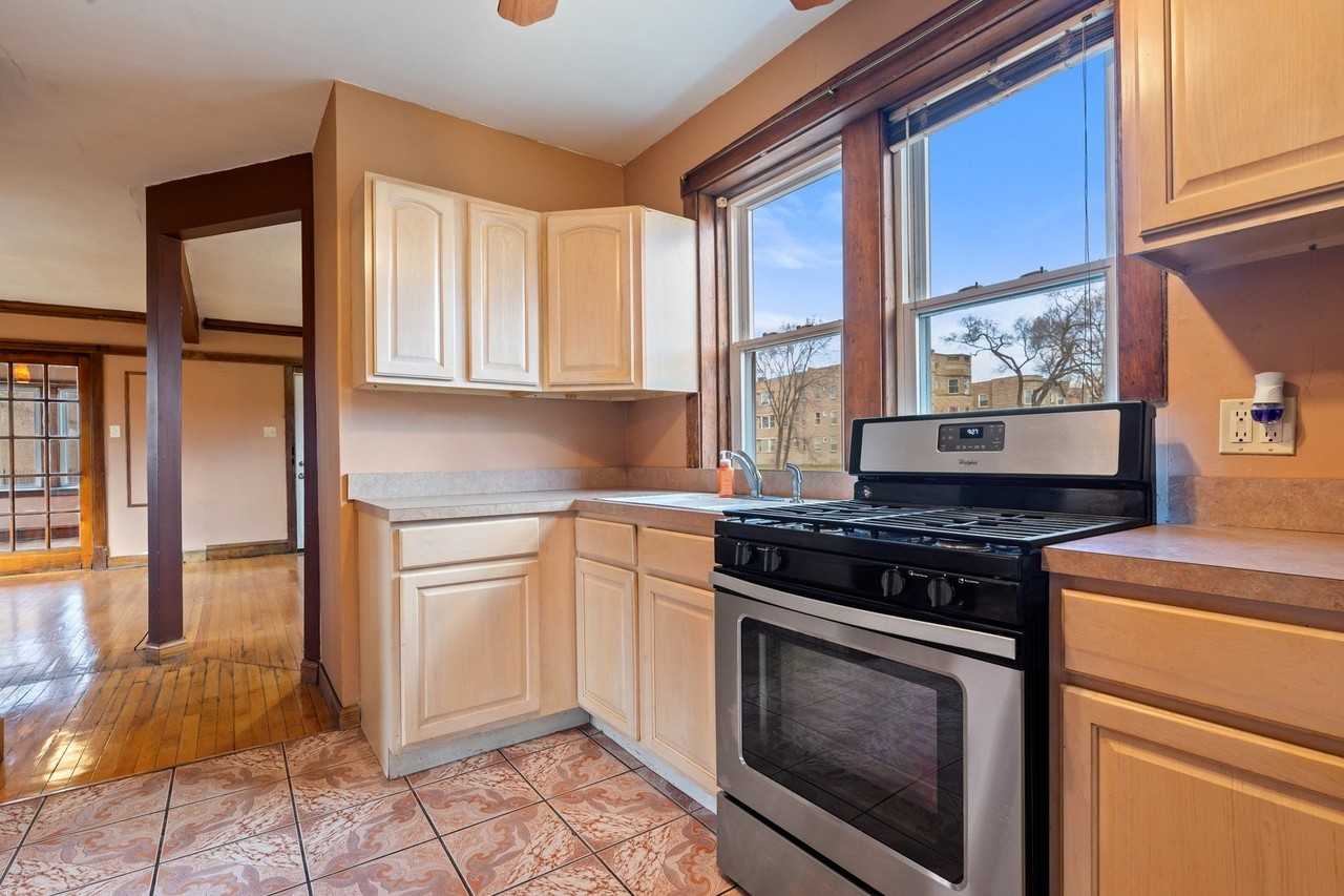 4445 S Vincennes Ave #2 - Photo 3 of 11