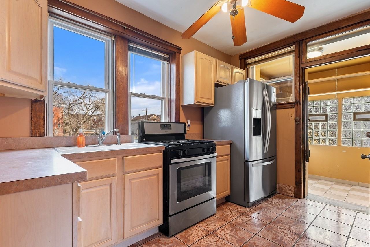 4445 S Vincennes Ave #2 - Photo 4 of 11