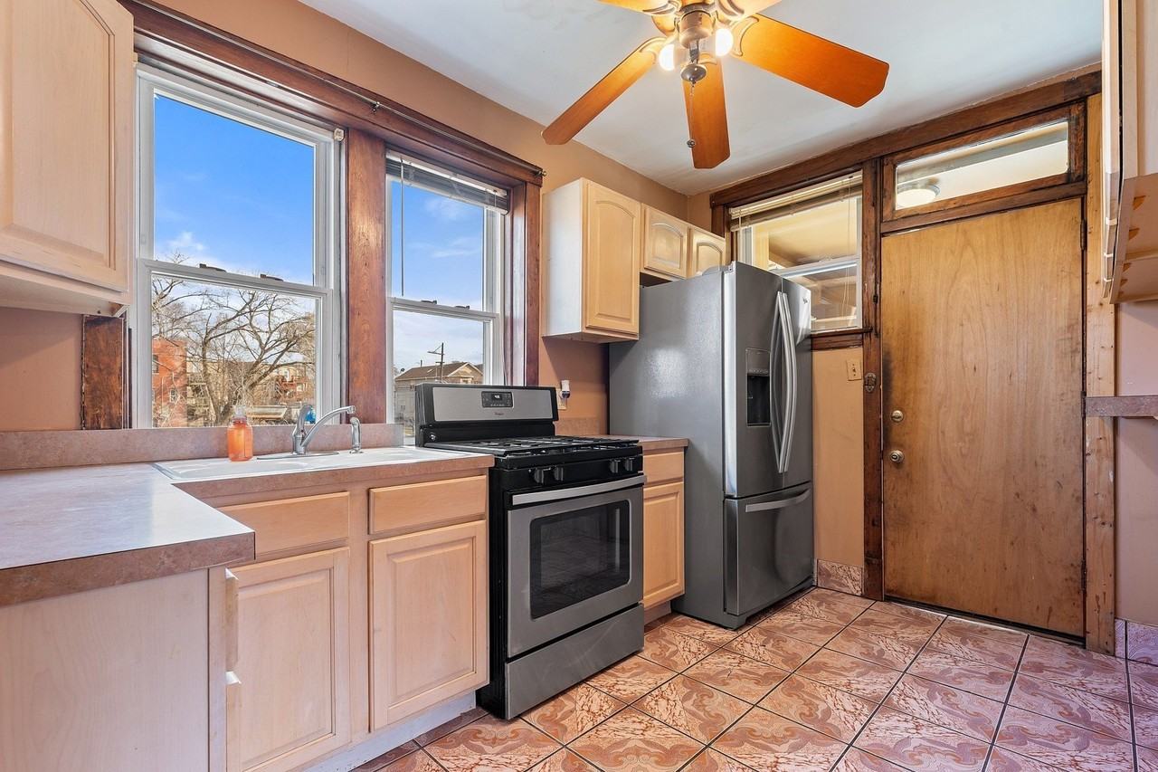 4445 S Vincennes Ave #2 - Photo 5 of 11