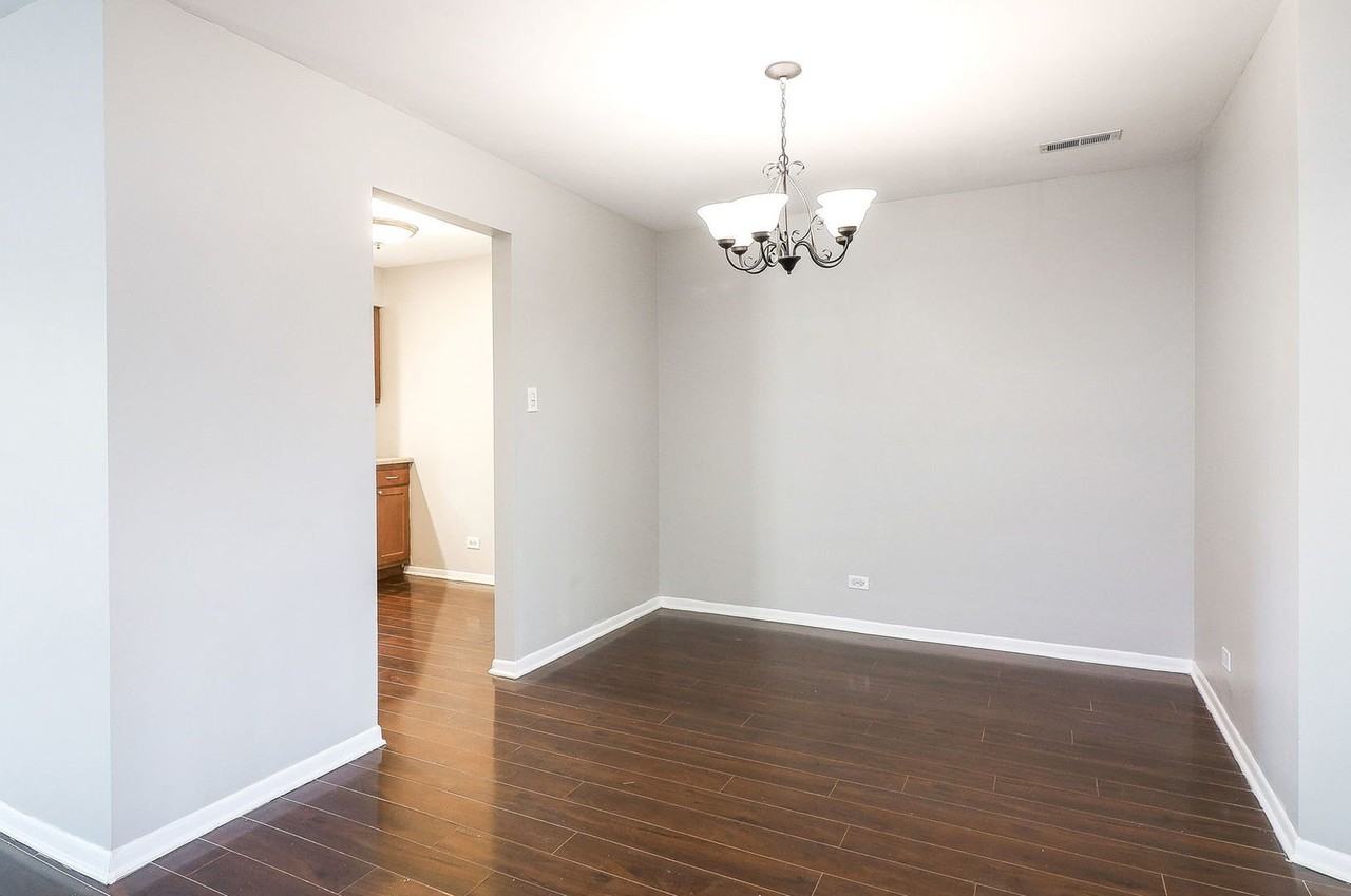 1782 Gloucester Ct Apt B - Photo 5 of 16