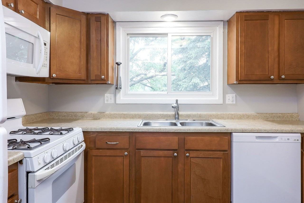 1782 Gloucester Ct Apt B - Photo 6 of 16