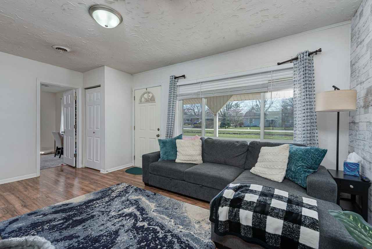 11248 193rd St - Photo 4 of 20