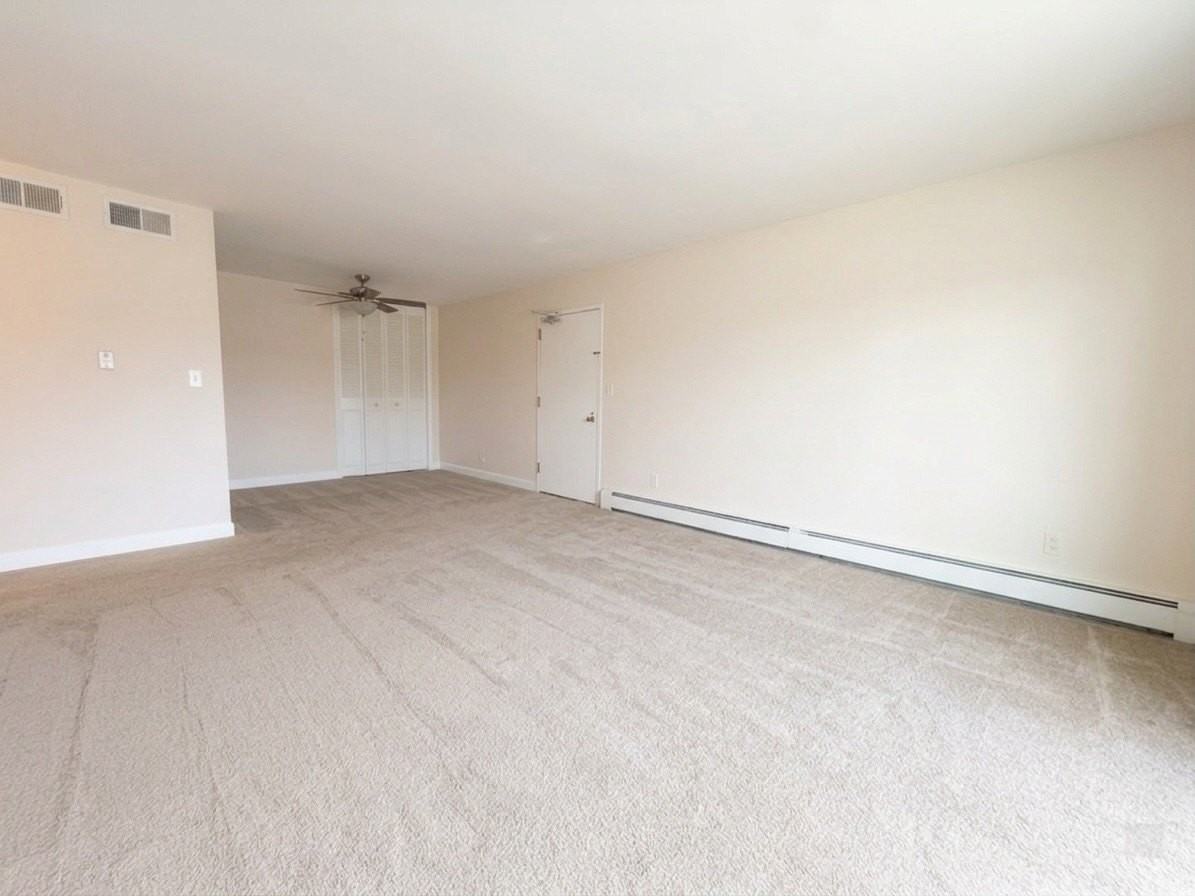 915 Westmoreland Dr Apt 9 - Photo 4 of 11