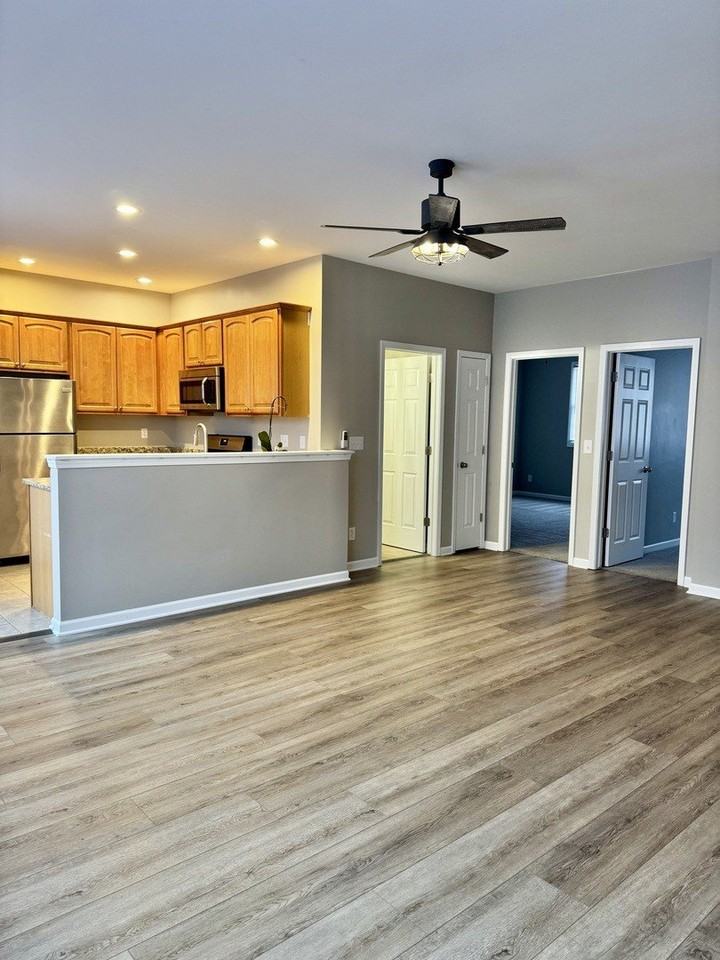 255 N Sacramento St Apt D - Photo 2 of 12