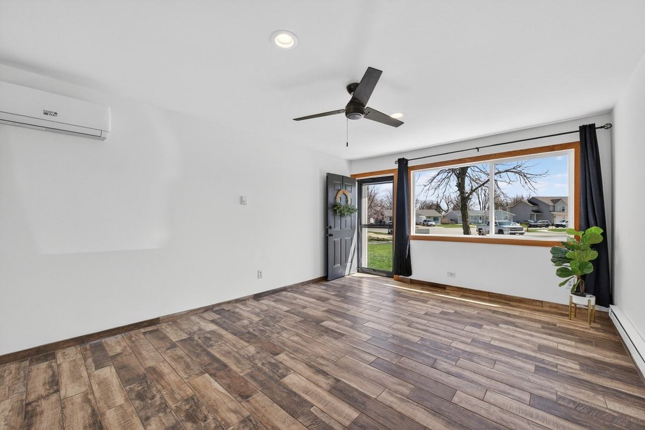 1140 Ohio Ct - Photo 4 of 24