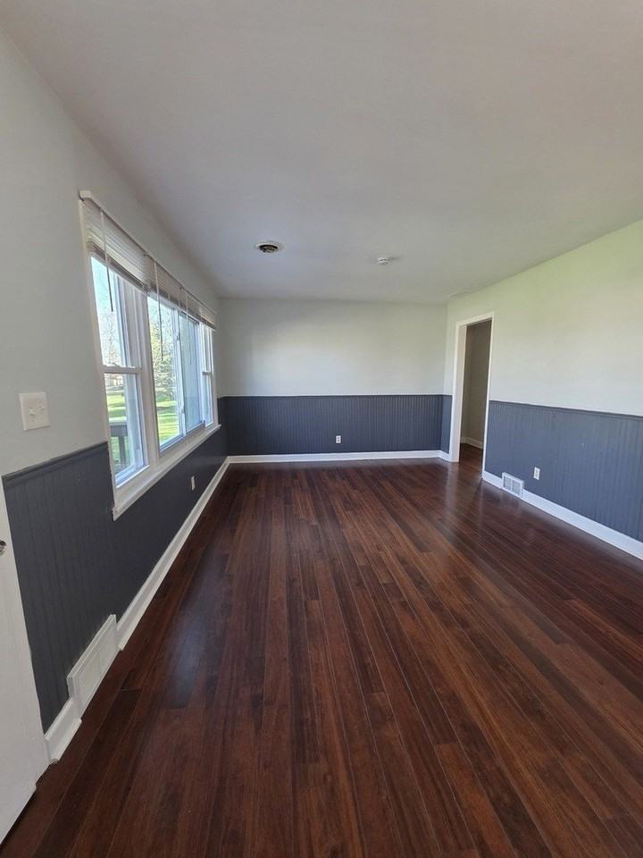 36752 N Wildwood Dr - Photo 2 of 14