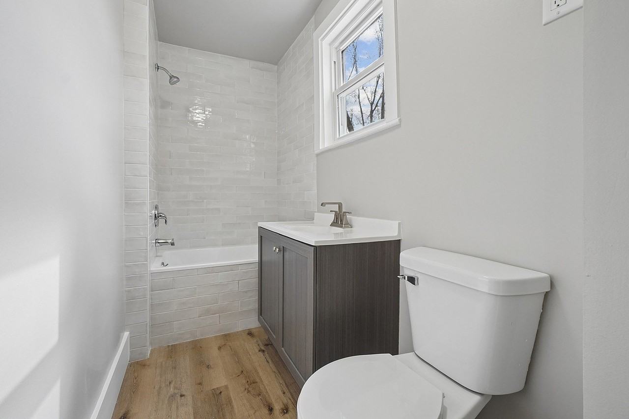 906 State St - Photo 6 of 20