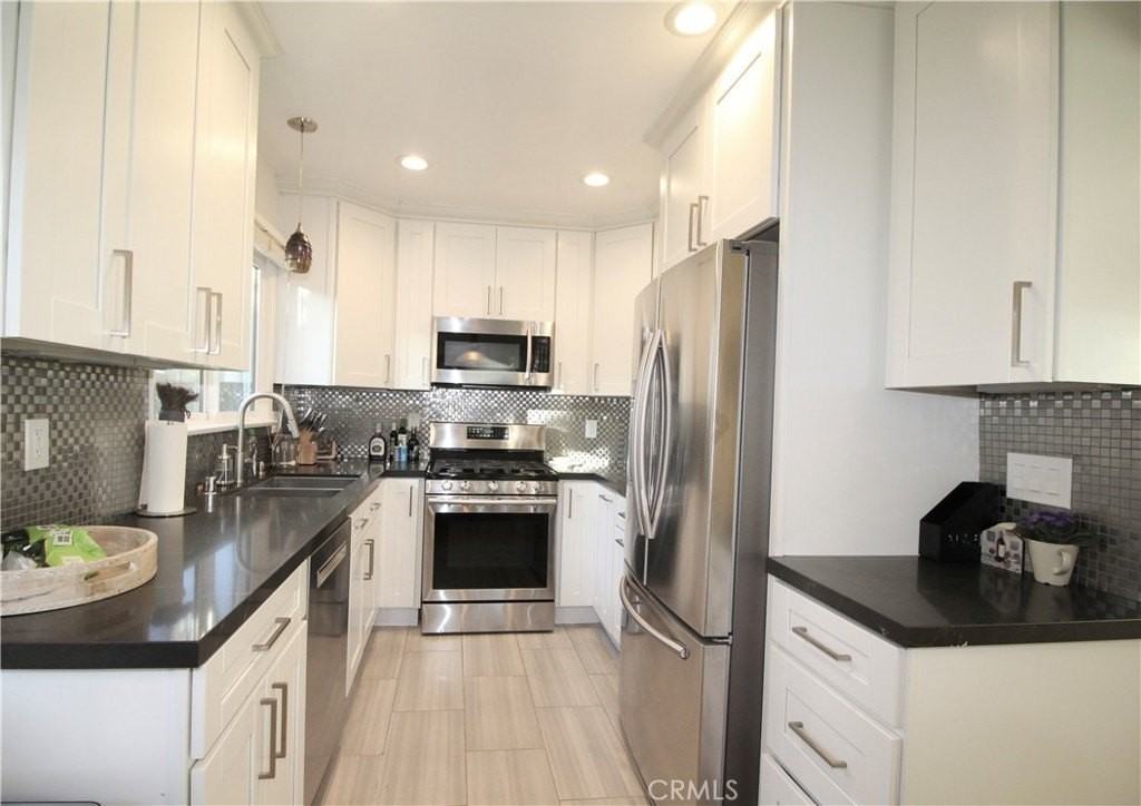 22621 Dolorosa St - Photo 6 of 22