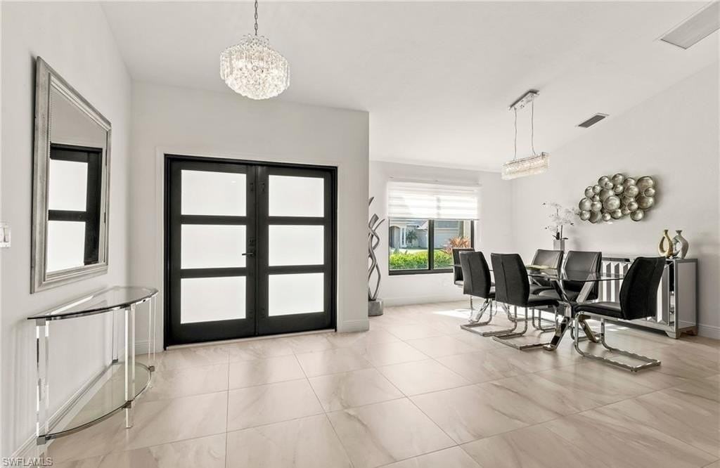 2307 Queens Way - Photo 3 of 41