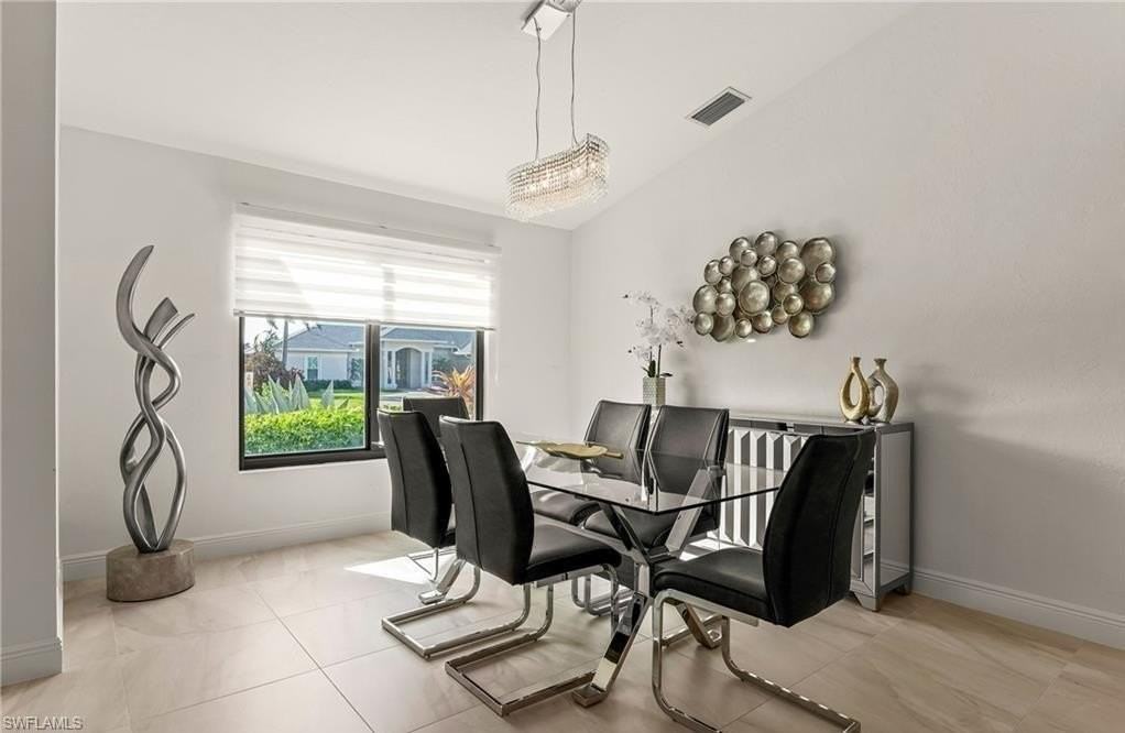 2307 Queens Way - Photo 5 of 41