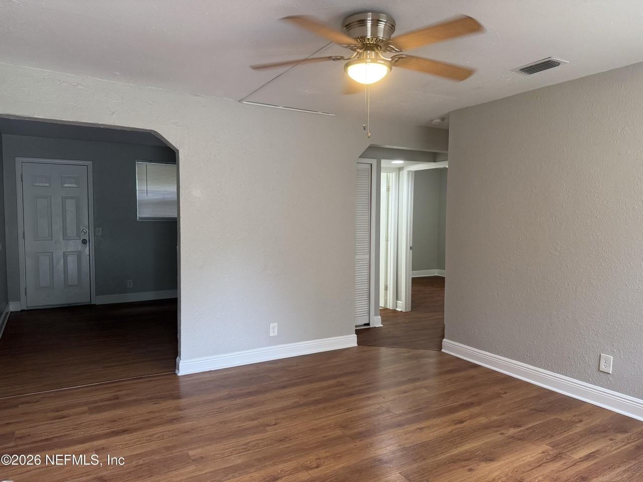 2036 Inwood Ter Apt B - Photo 3 of 20