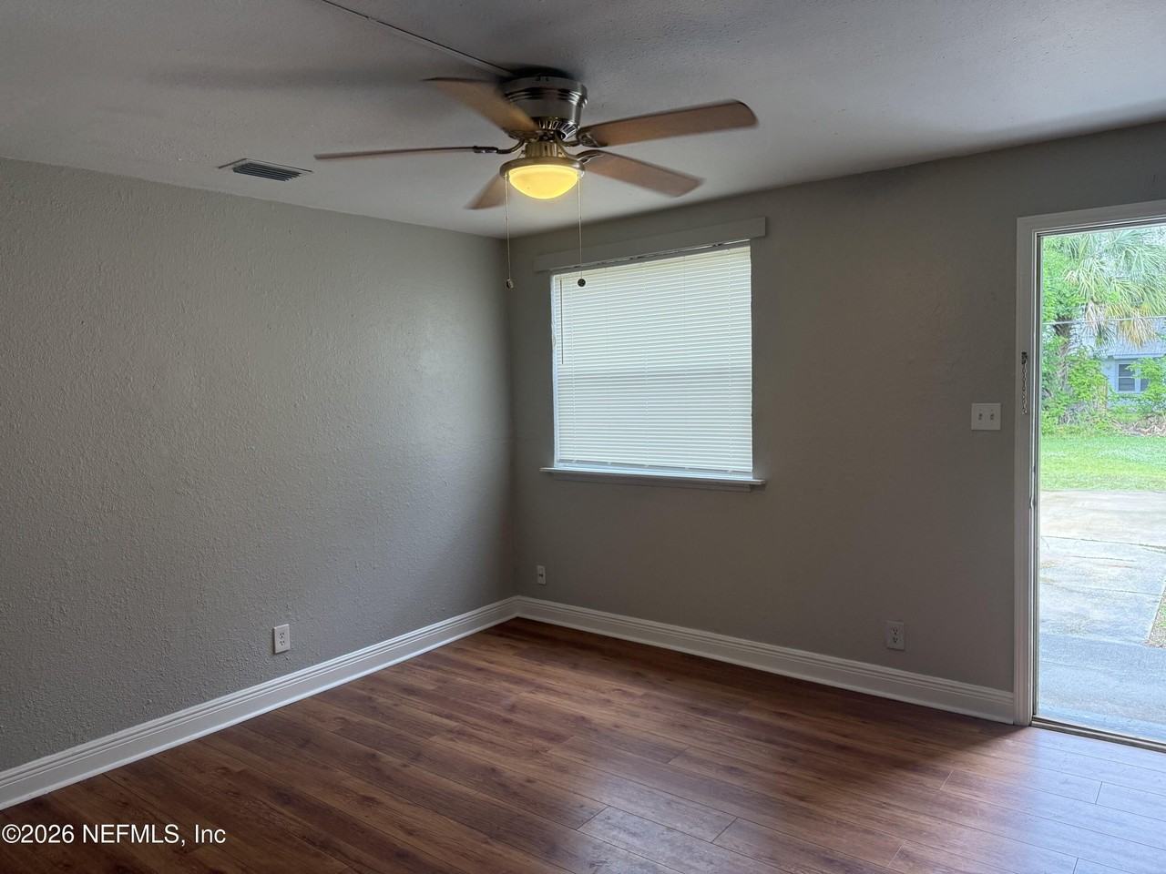 2036 Inwood Ter Apt B - Photo 4 of 20