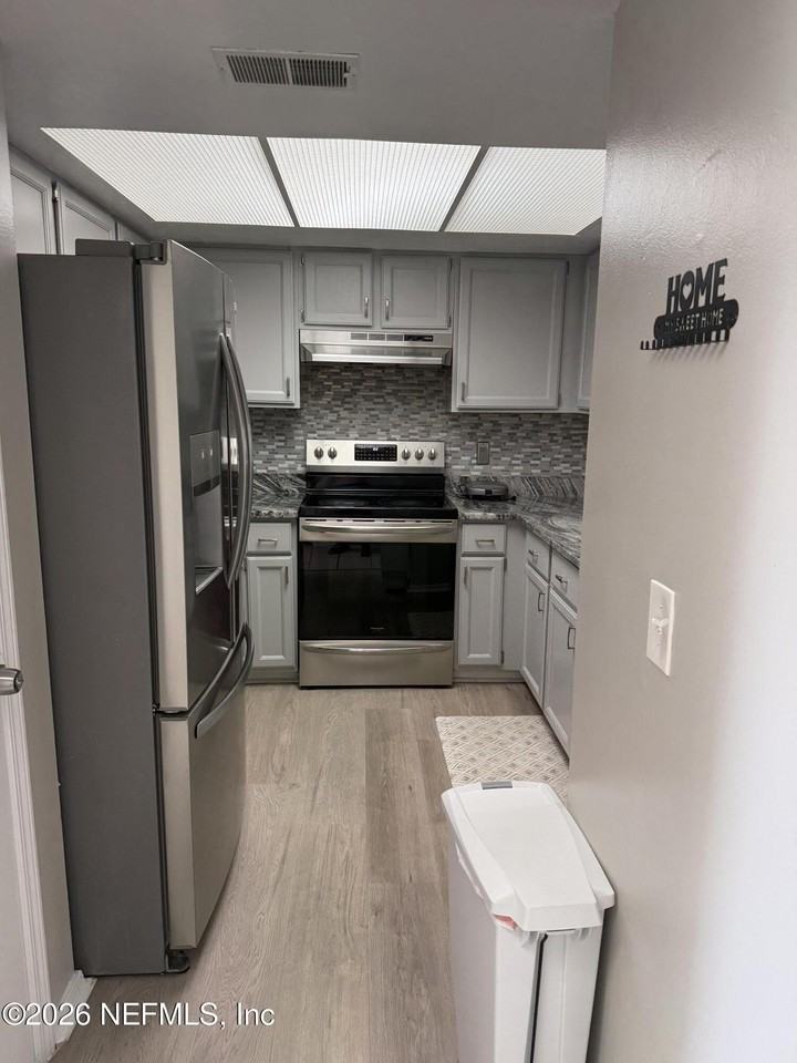 2360 Bitternut Way - Photo 5 of 26