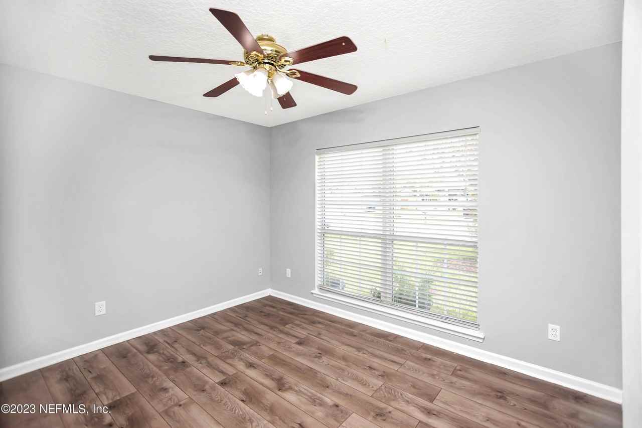 2167 S Cranbrook Ave - Photo 4 of 35