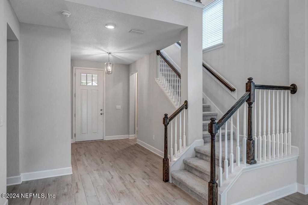 189 Vista Lake Cir - Photo 3 of 42