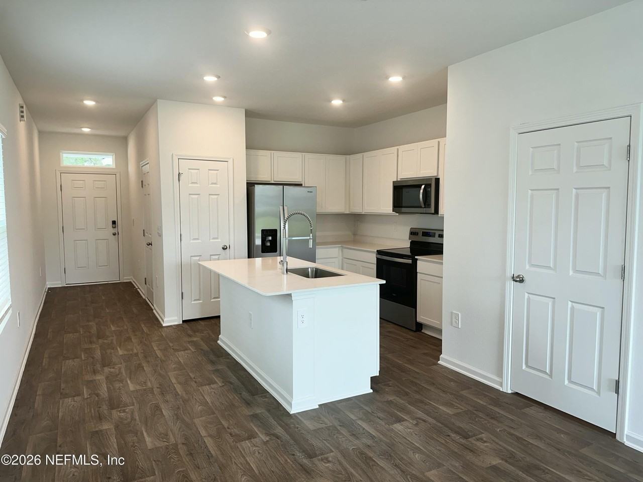 12725 Whelan Ave - Photo 3 of 7