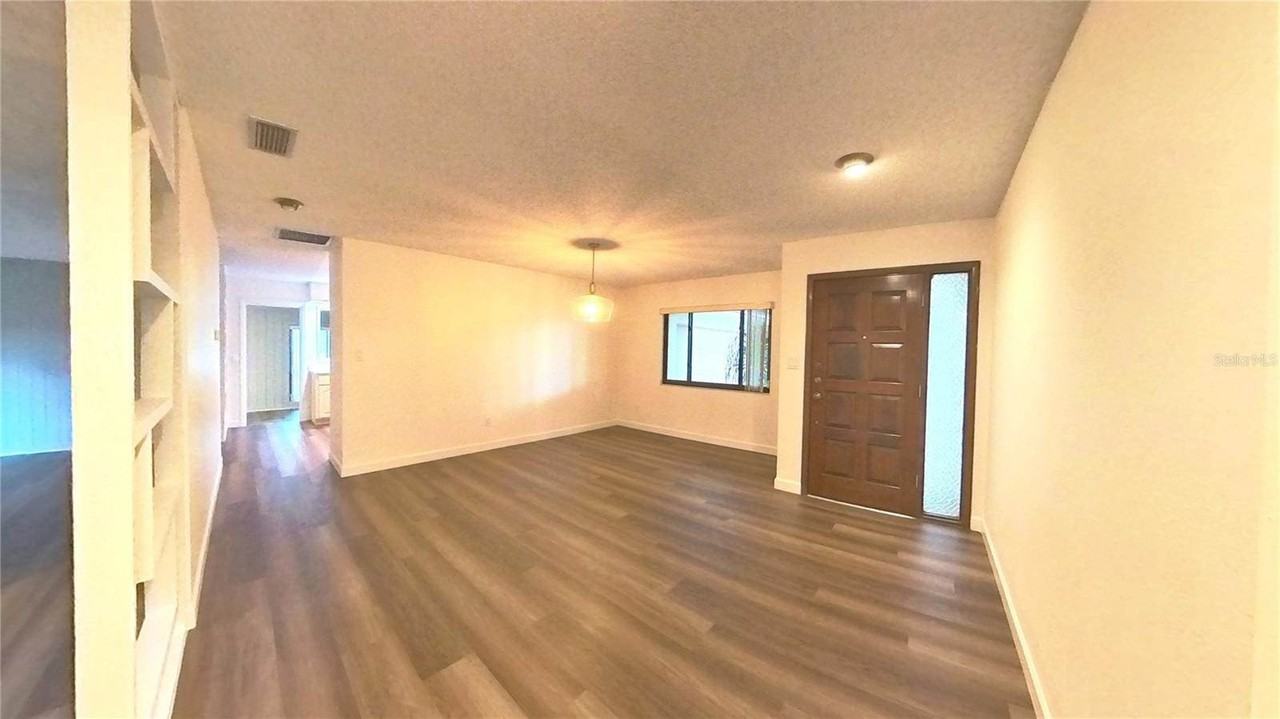 4033 Yacht Ct - Photo 7 of 35