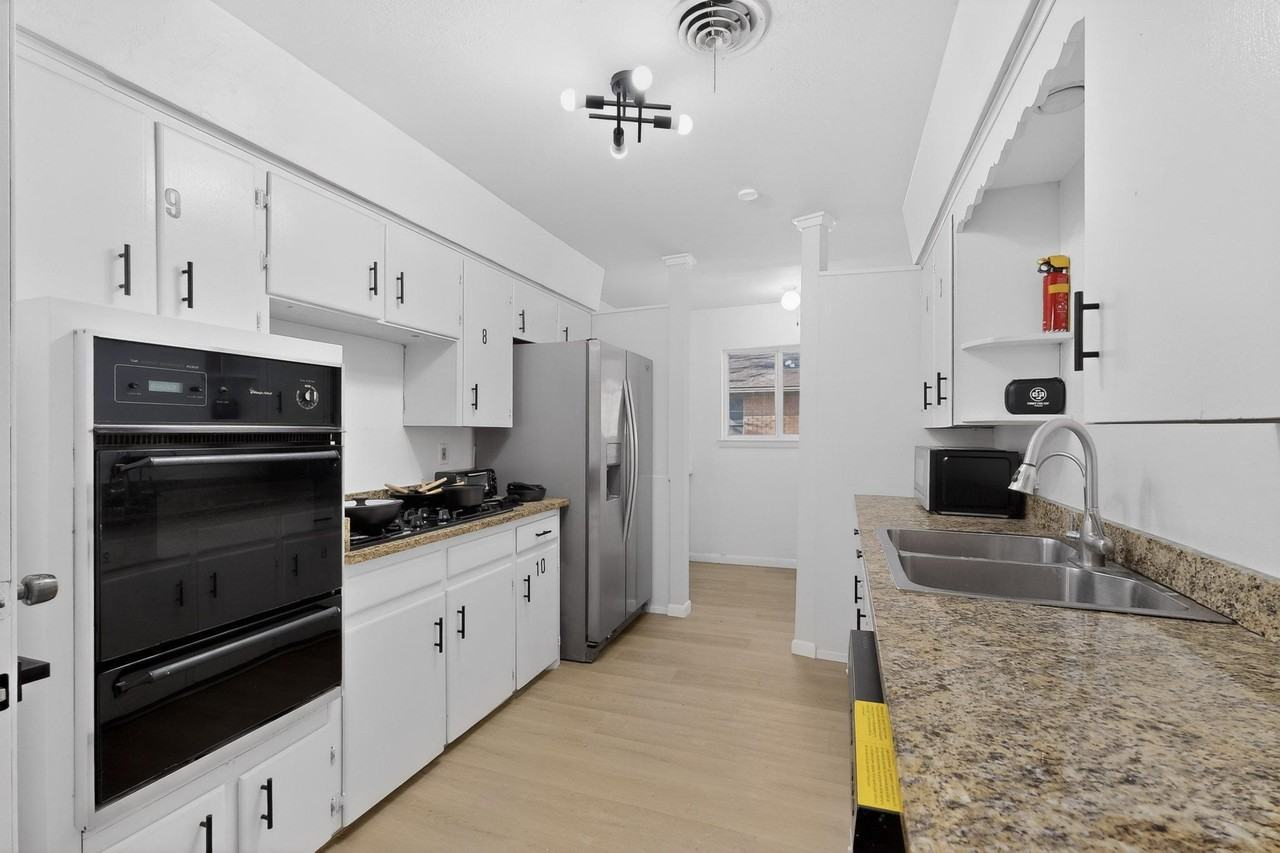 Nottingham Dr - Photo 4 of 9