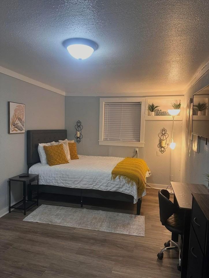 Summers St - Photo 6 of 7