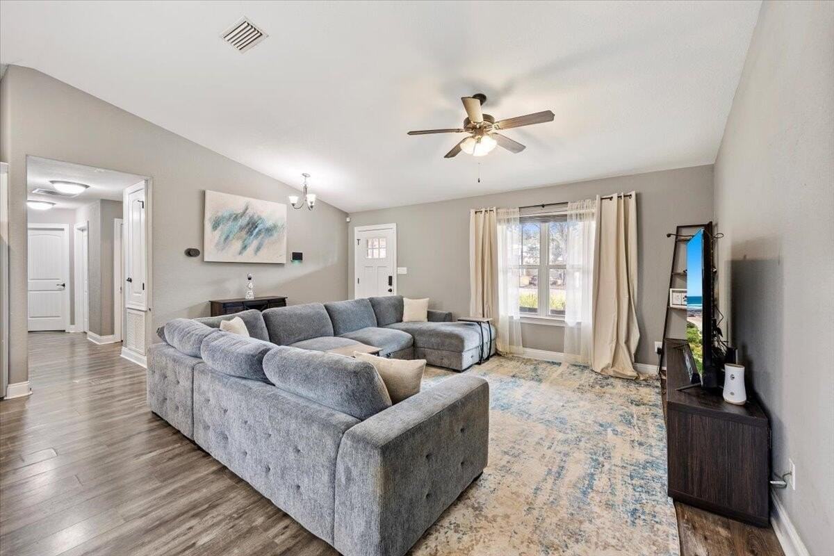 5424 Maverick Ln - Photo 7 of 28