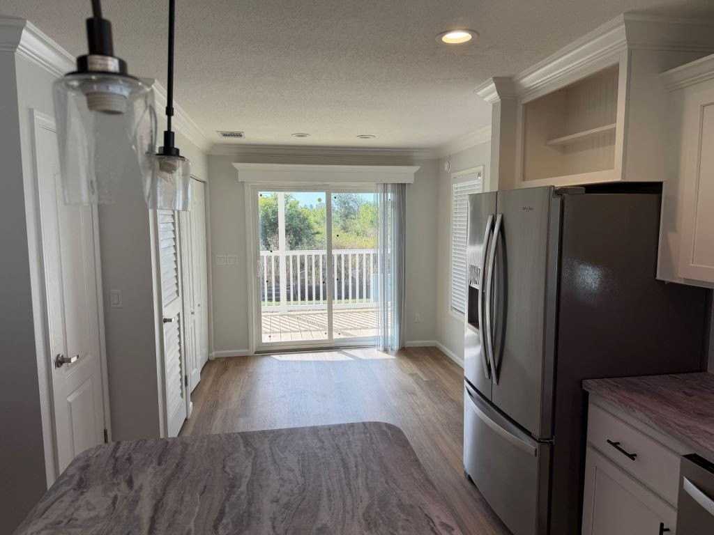 388 Sunshine Dr #388 - Photo 5 of 13