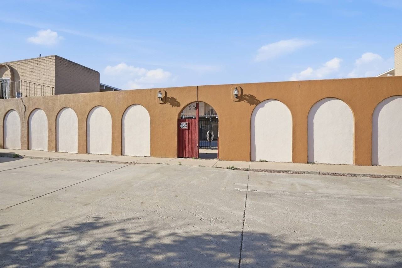 500 Ne 15th St #102 - Photo 6 of 31