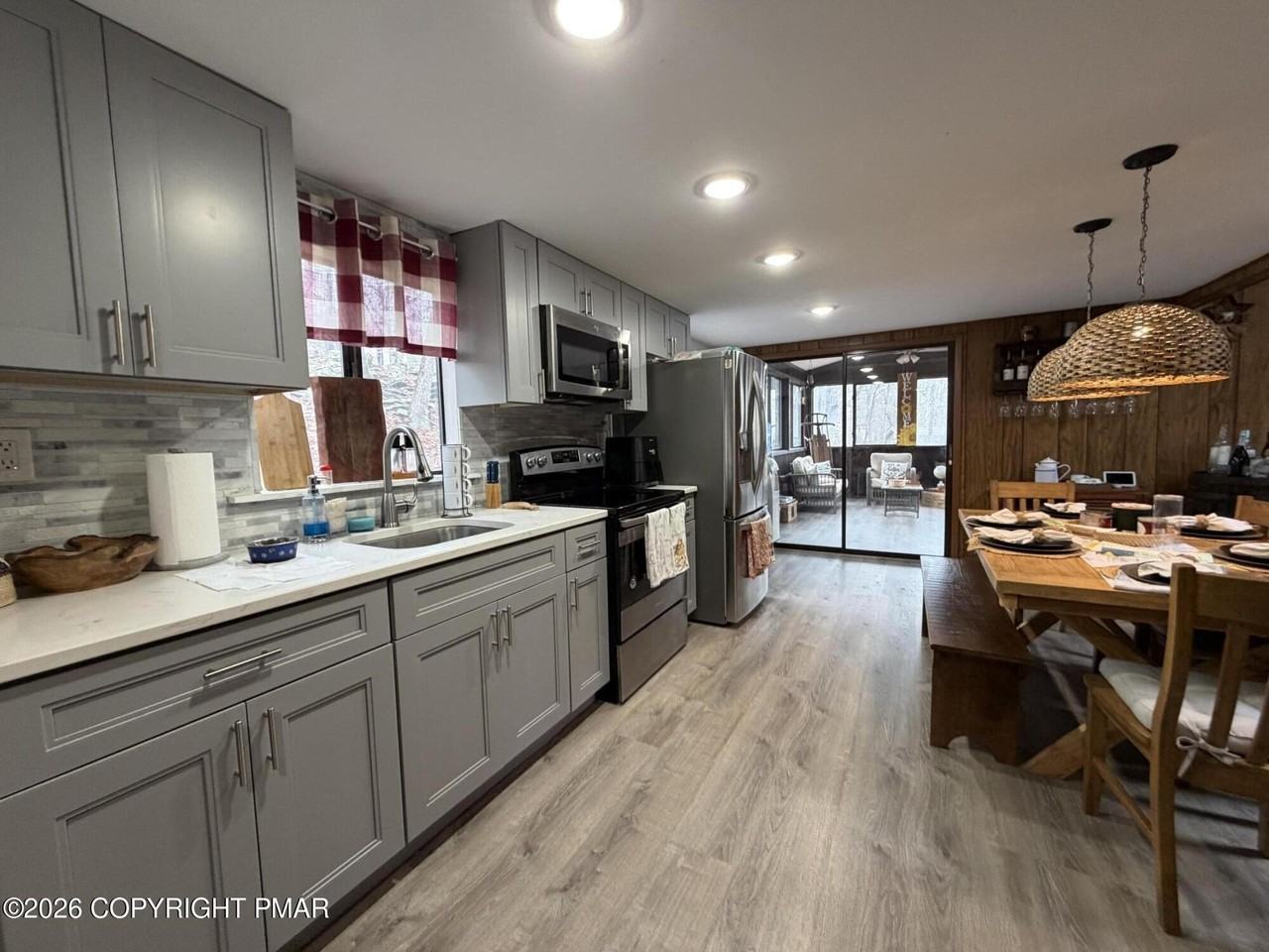 128 Ansted Ct - Photo 3 of 15