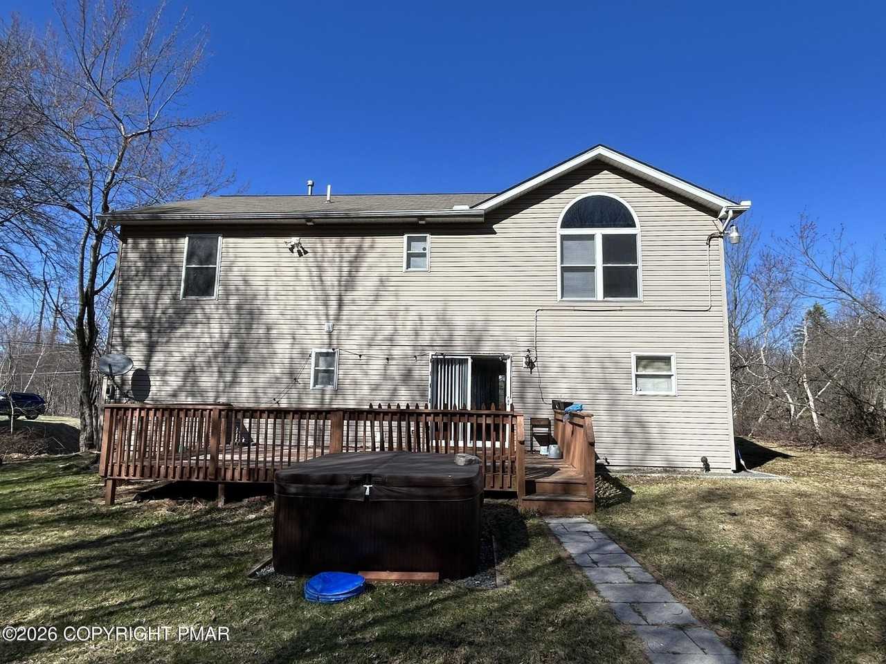 960 Cricket Ln - Photo 2 of 24