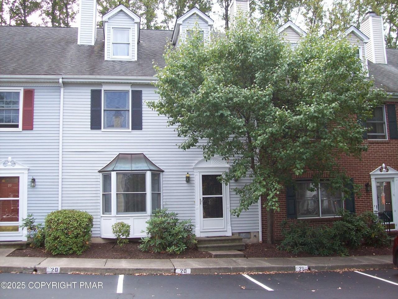 124 Eaglesmere Cir #20 - Photo 2 of 32