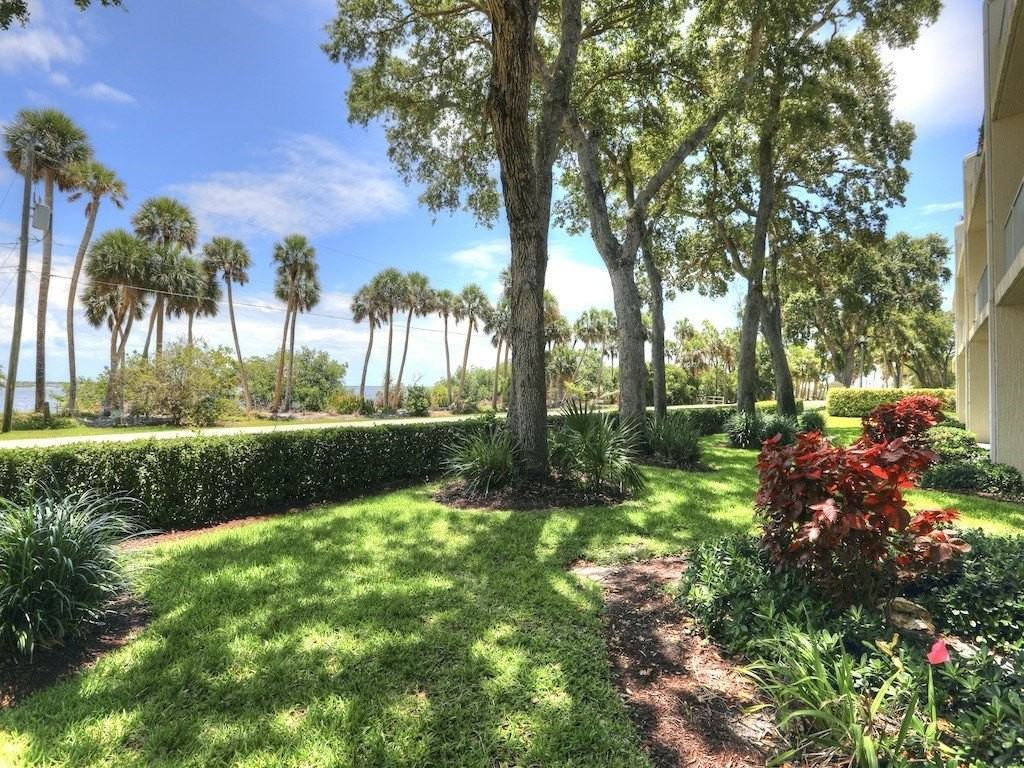 13570 Westport Dr Apt 105 - Photo 2 of 36