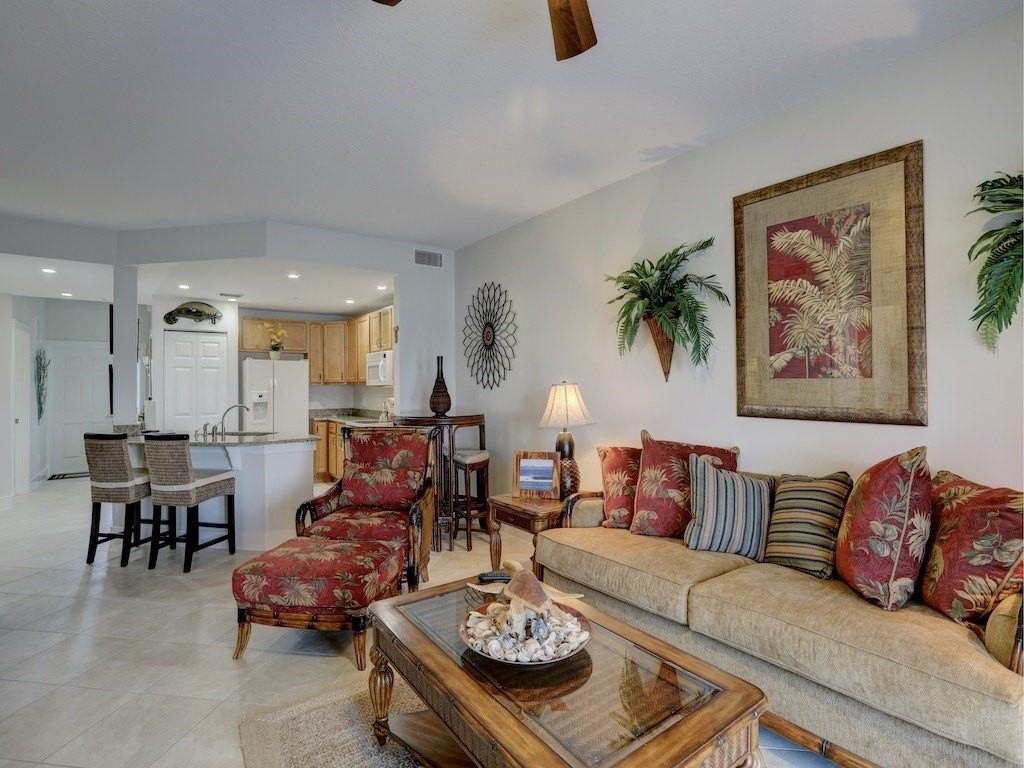 13570 Westport Dr Apt 105 - Photo 7 of 36