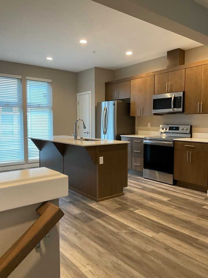 15730 Meadow Rd - Photo 3 of 6