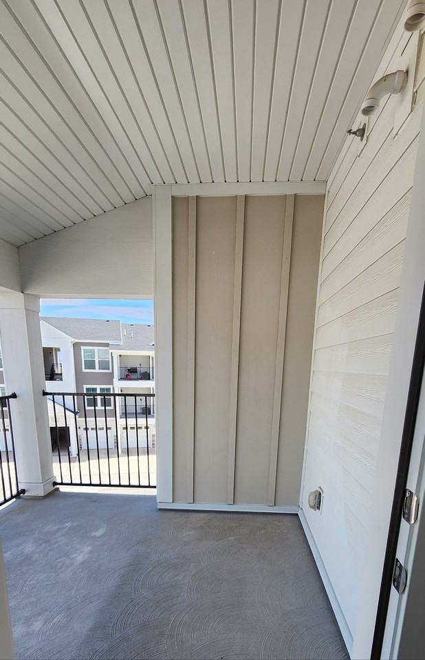 936 W Big Ben Ln - Photo 6 of 33