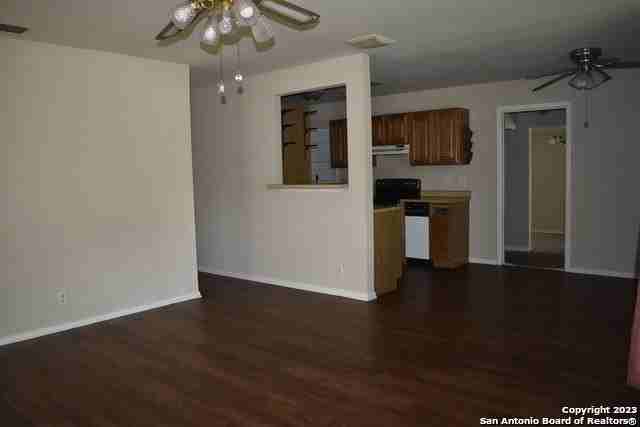 5026 Benham Dr - Photo 3 of 10