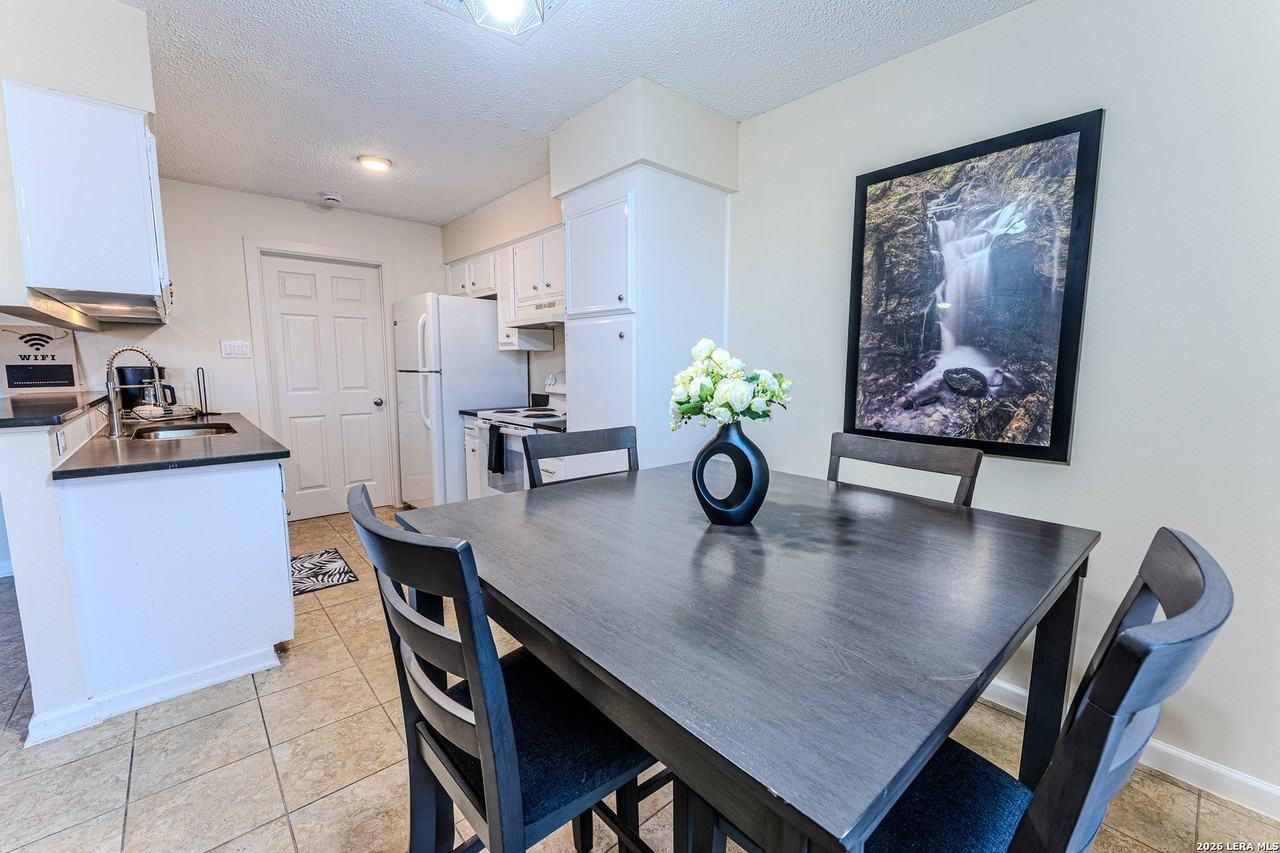 6915 Forest Meadow St - Photo 4 of 17