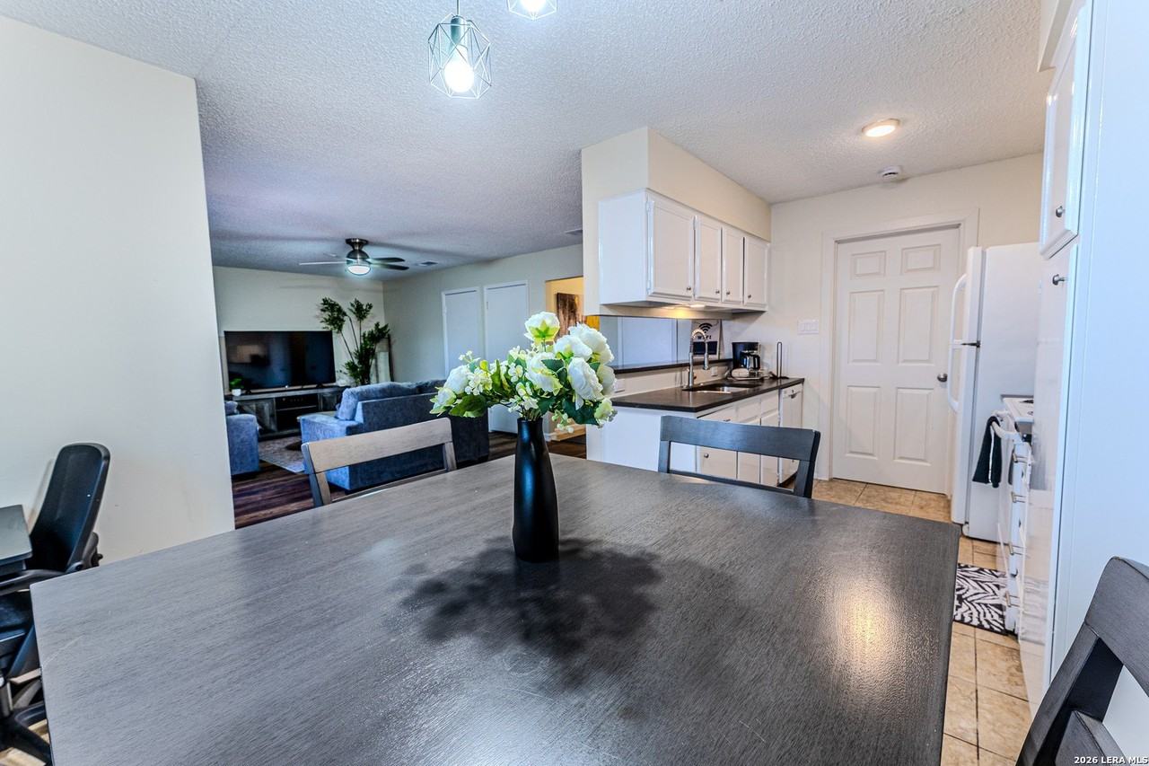 6915 Forest Meadow St - Photo 6 of 17